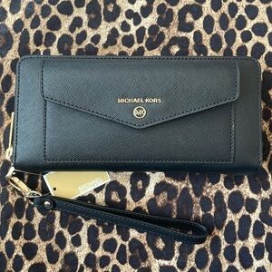 Brand New Michael Kors Genuine Leather Black Large Pocket Travel Wristlet Wallet